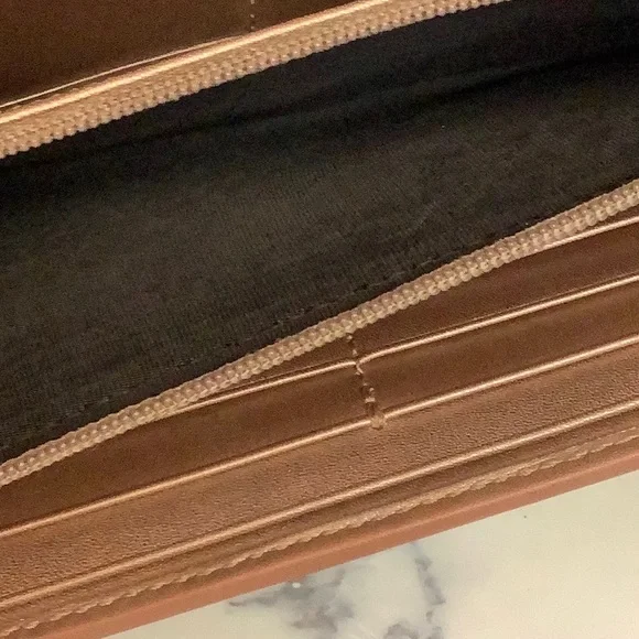 GUC Gucci Long Wallet - Picture 9 of 9